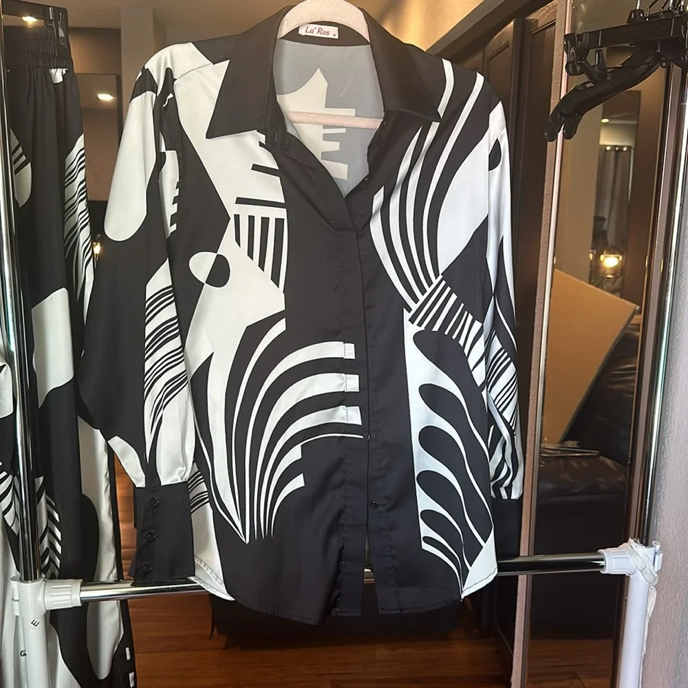 Black and White Patterned Pantsuit - Picture 2 of 6